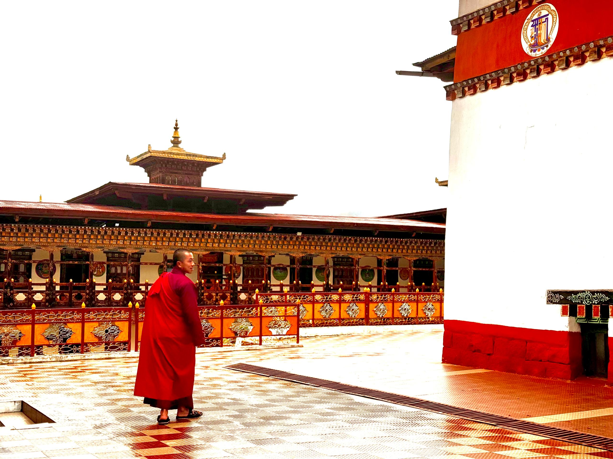 rinchenling monastery monk